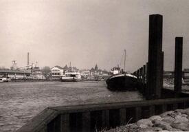 Glückstadt 1953 Hafen, Sägewerk Gehlsen, Fährhaus, Fähre