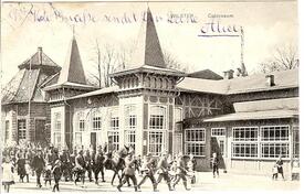 1915 Militärische Kolonne vor dem Colosseum in Wilster
