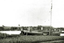 1928 Schiffsliegeplatz Kattenstieg an der Burger Au mit Zugang zum NOK