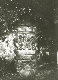 Kulturhistorisch bedeutsame Grabmale auf dem Friedhof in Wilster - Grabmal Dorn