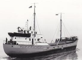 ca. 1953 Das auf der Werft H. Brand in Oldenburg gebaute Küstenmotorschiff ASSEL in Fahrt