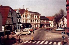 1980 Einmündung der Op de Göten in den Marktplatz in Wilster