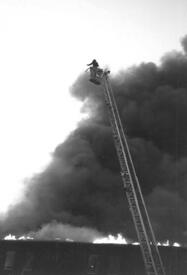14.10.1987 Großfeuer in Wilster - Möbelhandlung Grünhagen zerstört