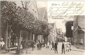 1904 Die Schmiedestraße in Wilster stadteinwärts vom Neumarkt aus gesehen