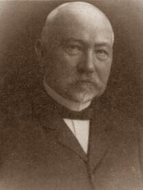 Johann-Peter Adolf Schwarck, Gründer und Herausgeber der Wilsterschen Zeitung, deren erste Ausgabe am 02.April 1890 erschien