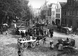1908 Viehmarkt und Wochenmarkt auf dem Marktplatz der Stadt Wilster