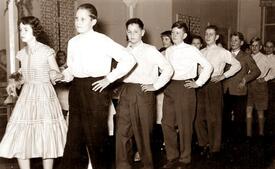 1957 Abschlussball der Tanzschule Zeppelin auf dem Saal des Gasthofes Zur Linde in Wilster