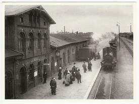 1908 Bahnhof an der Marschbahn in der Stadt Wilster an der damaligen Bahnhofstraße, späteren Tagg-Straße