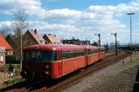 1988 Eine der letzten Fahrten des Schienenbusses auf der Strecke Wilster - Brunsbüttel