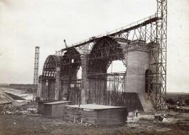 1914 - 1920 Verlegung der Marschbahn - Bau der Viadukte in den Rampen der Hochbrücke Hochdonn