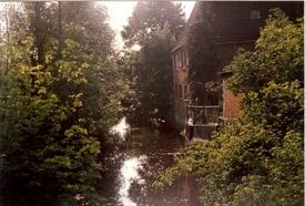 1986 Blick vom Fußgängersteg am Rosengarten in Wilster Richtung heutigem Hauptarm der Wilsterau