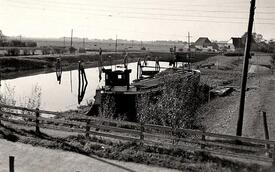 1948 Nutzung der Schleuse Kasenort als Dock für Fracht-Ewer Wilsteraner Schiffer