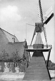 Spinnkopfmühle aus Fockendorf in der Wilstermarsch aufgestellt im Freilichtmuseum Molfsee