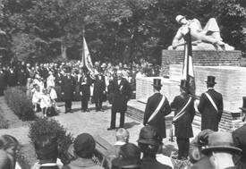 1933 Stiftungsfest des Militärvereins Wilster - Gedenkfeier am Ehrenmal