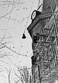 1965 Uhren Glocke kehrt zurück in den Turm der Kirche St. Bartholomäus zu Wilster