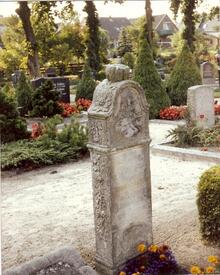 Grabstein Familie Plagmann auf dem Friedhof in Wilster