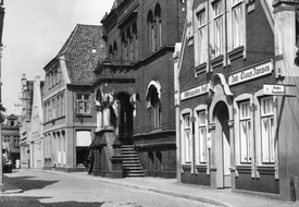 1930 Neues Rathaus Palais Doos und Gasthaus Dithmarscher Hof an der Rathausstraße in der Stadt Wilster