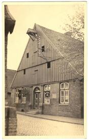 1929 Schankwirtschaft, Bäckerei und Café von Carsten Mahn in Wewelsfleth in der Wilstermarsch