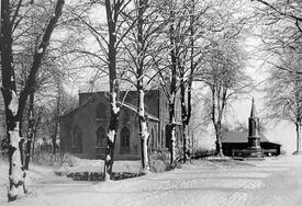 1910 Friedhofs-Kapelle und Denkmal 1870/71 an der Allee in der Stadt Wilster