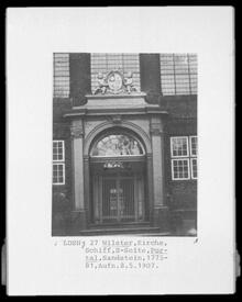 1907 Portal auf der Nordseite der Wilsteraner St. Bartholomäus-Kirche