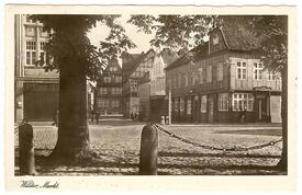 1943 Südwestseite des Marktplatzes der Stadt Wilster