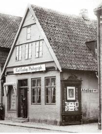 Wohn- und Geschäftshaus des Ansichtskarten-Verlages von Carl Kuskop, Wilster