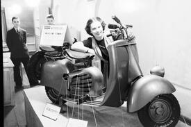 1950 Tram Motorroller der Firma Trammnitz, ausgestellt auf der Itzehoer Messe 1949